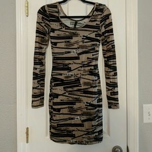 H&M funky zipper print long sleeve dress size 4